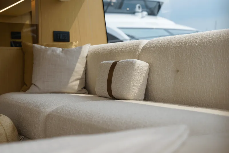 Slide: The Image of Azimut Fly 62 2026 - 52