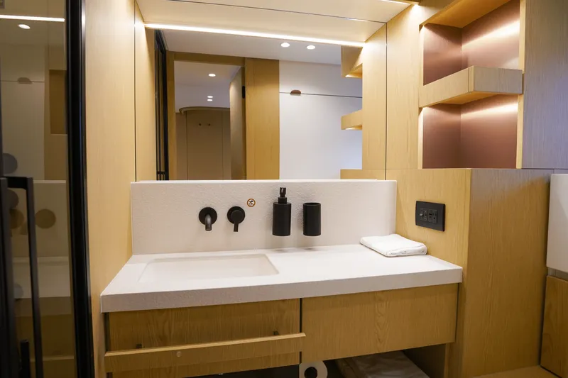 Slide: The Image of Azimut Fly 62 2026 - 57