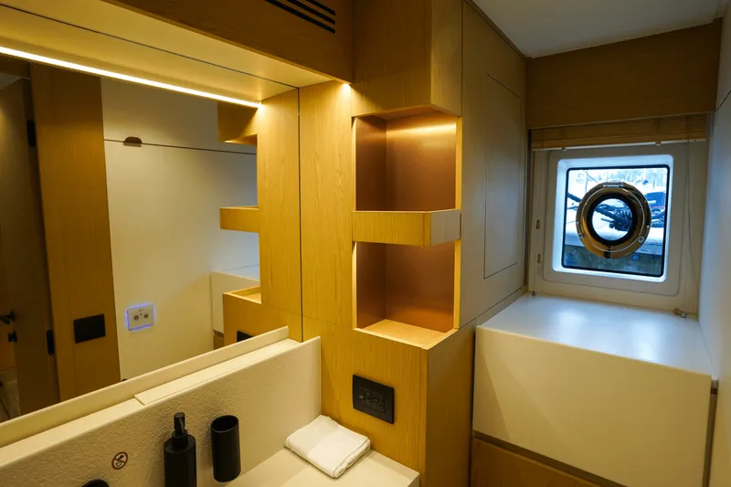 Slide: The Image of Azimut Fly 62 2026 - 58