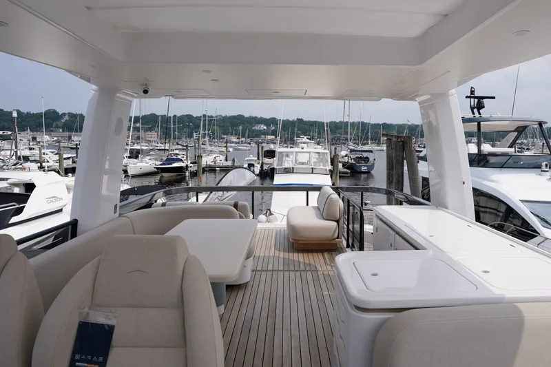 Slide: The Image of Azimut Fly 62 2026 - 72