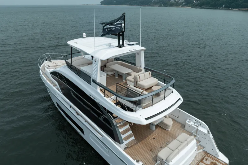 Slide: The Image of Azimut Fly 62 2026 - 79