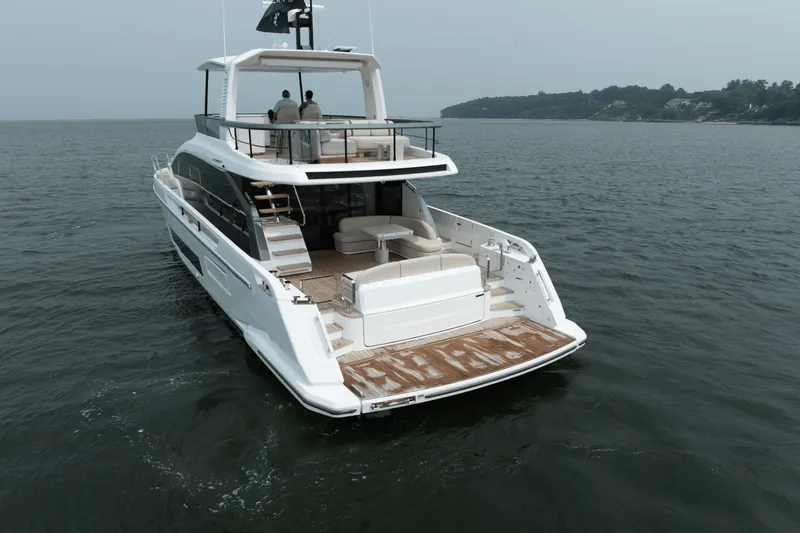 Slide: The Image of Azimut Fly 62 2026 - 80