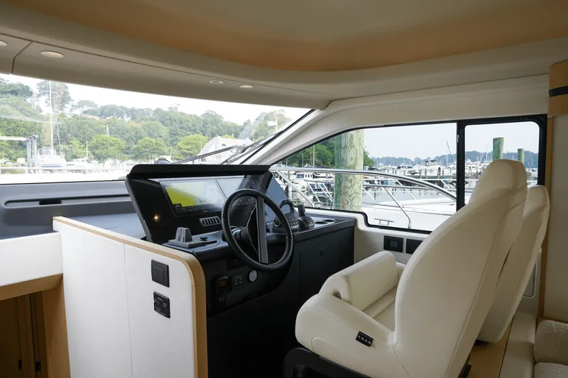 Slide: The Image of Azimut Fly 62 2026 - 21