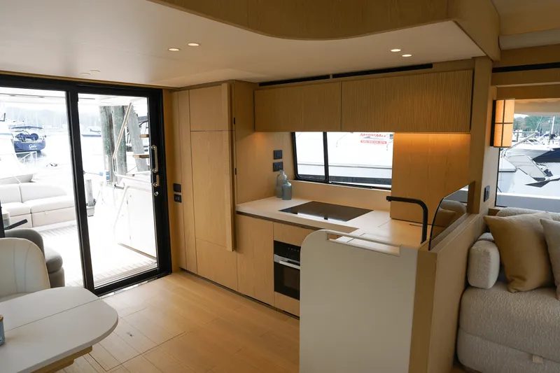 Slide: The Image of Azimut Fly 62 2026 - 9