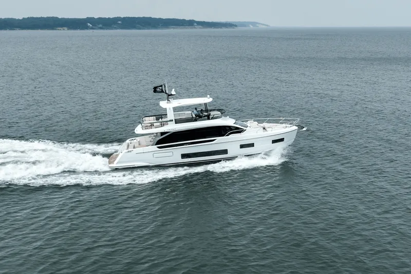 Slide: The Image of Azimut Fly 62 2026 - 2