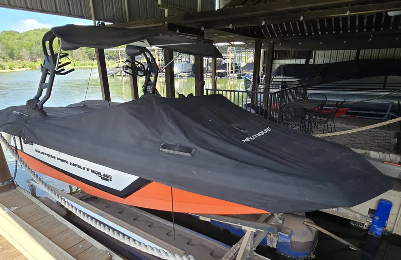 Slide: The Image of Nautique Super Air GS20 2018 - 1