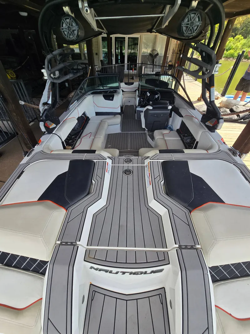 Slide: The Image of Nautique Super Air GS20 2018 - 16