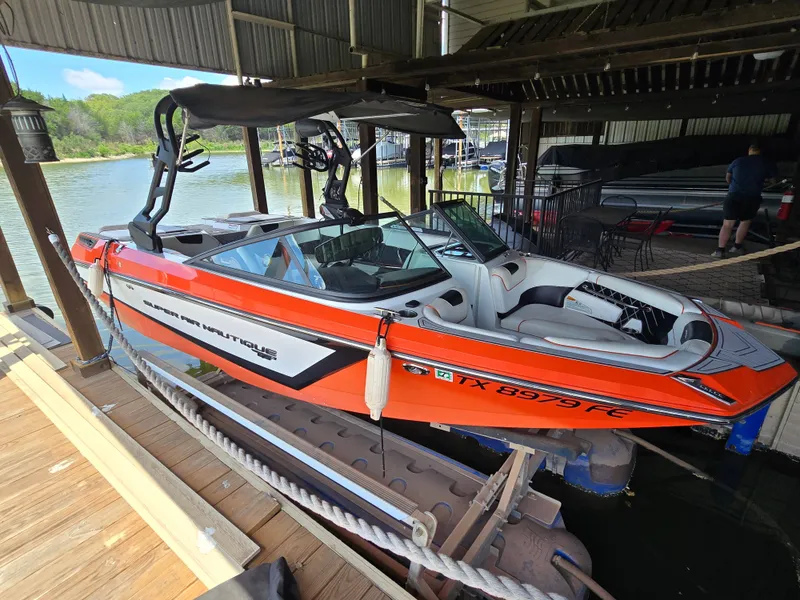 Slide: The Image of Nautique Super Air GS20 2018 - 3