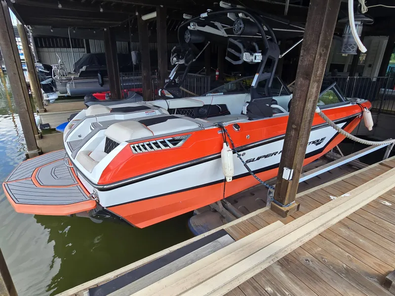 Slide: The Image of Nautique Super Air GS20 2018 - 4