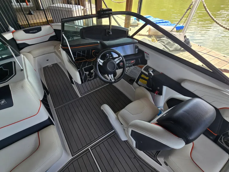 Slide: The Image of Nautique Super Air GS20 2018 - 7