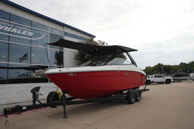 Slide: The Image of Sea Ray SLX 260 Surf 2026 - 1