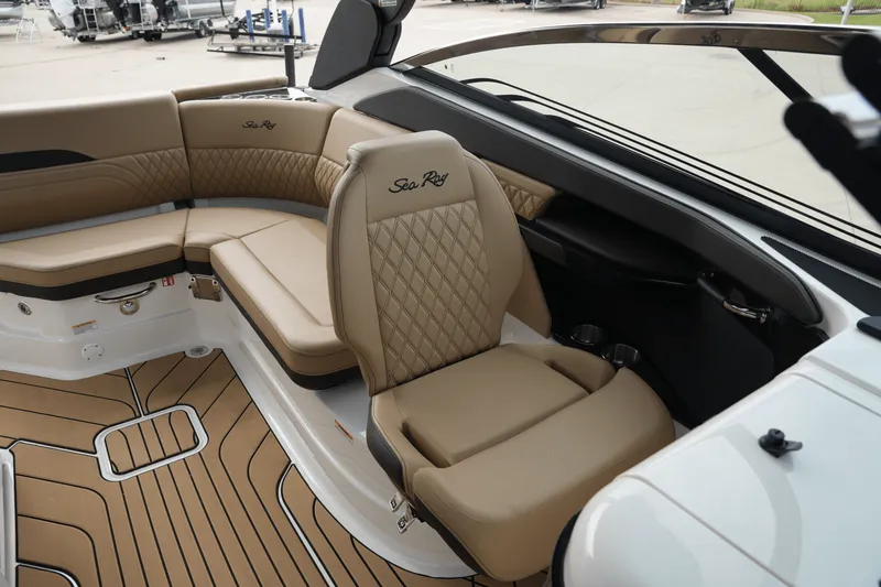 Slide: The Image of Sea Ray SLX 260 Surf 2026 - 18