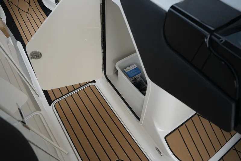 Slide: The Image of Sea Ray SLX 260 Surf 2026 - 26