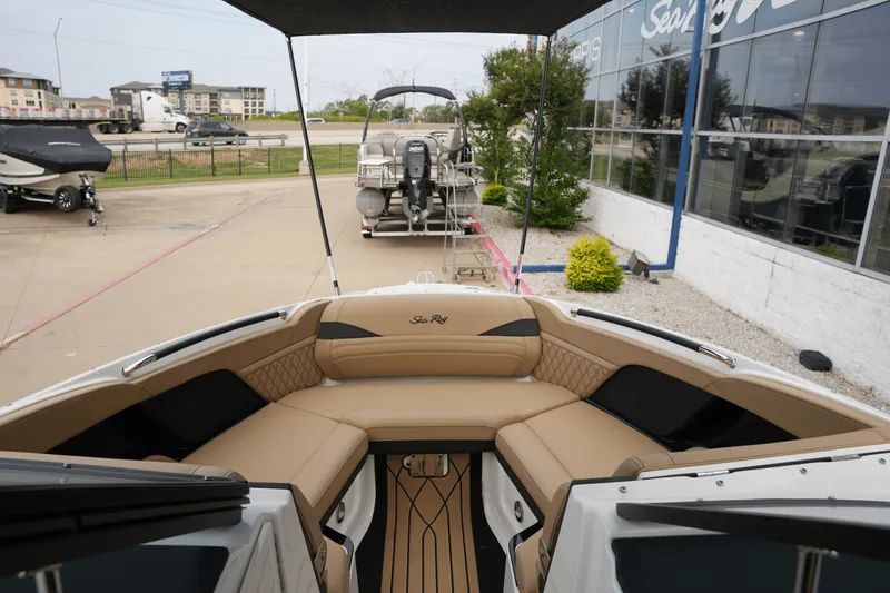 Slide: The Image of Sea Ray SLX 260 Surf 2026 - 27