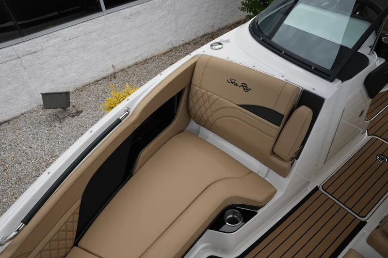 Slide: The Image of Sea Ray SLX 260 Surf 2026 - 29