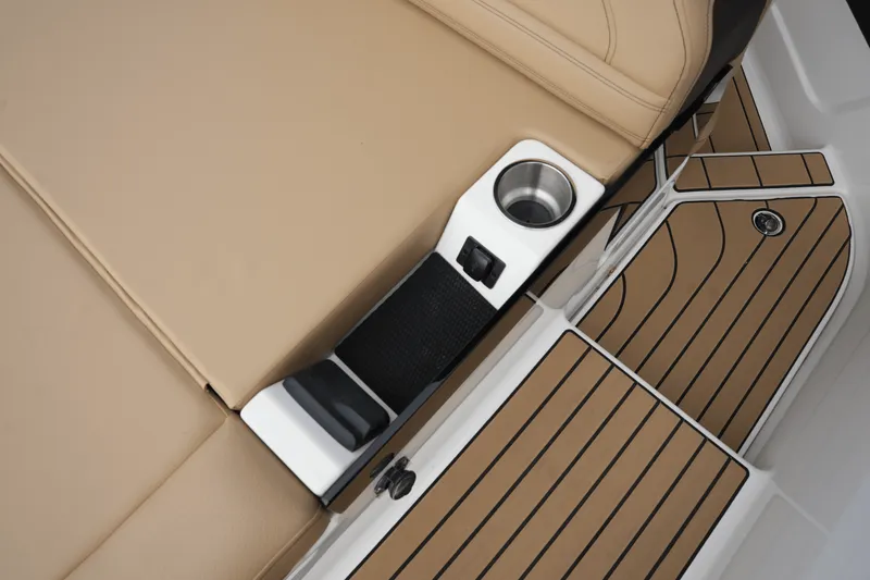 Slide: The Image of Sea Ray SLX 260 Surf 2026 - 6