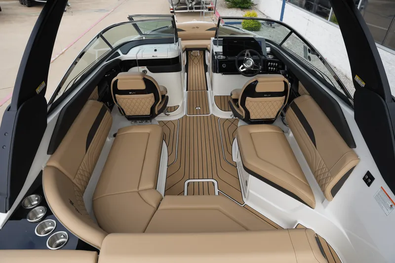 Slide: The Image of Sea Ray SLX 260 Surf 2026 - 7