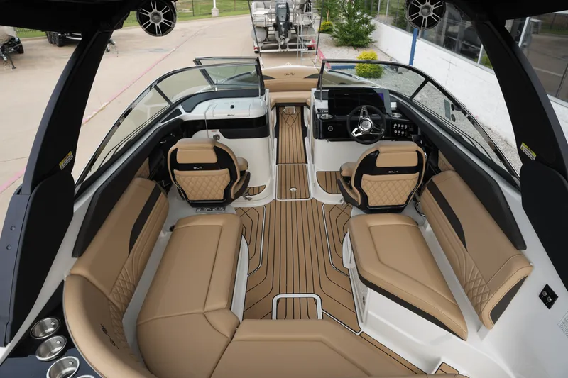 Slide: The Image of Sea Ray SLX 260 Surf 2026 - 8