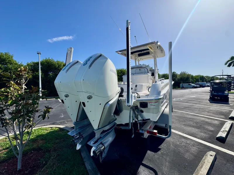 Slide: The Image of Boston Whaler 270 DAUNTLESS 2021 - 8