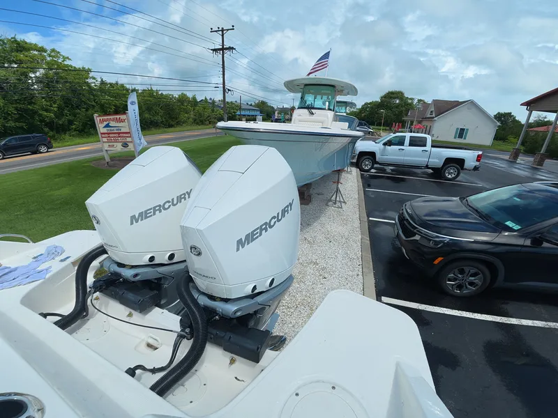Slide: The Image of Boston Whaler 280 Vantage 2026 - 2