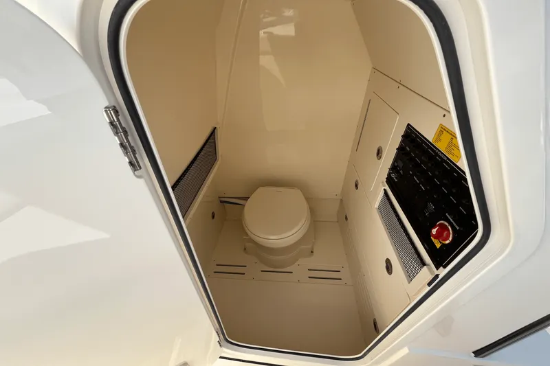 Slide: The Image of Scout 240 XSF 2026 - 10