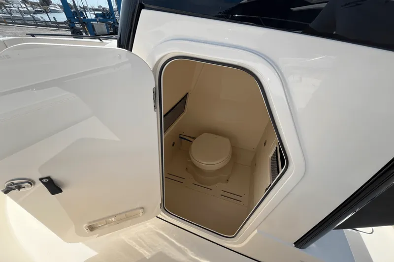 Slide: The Image of Scout 240 XSF 2026 - 11