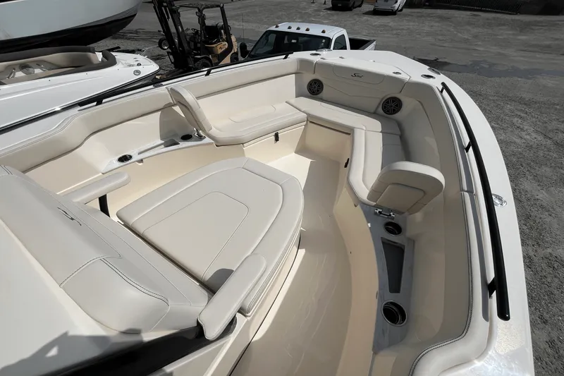 Slide: The Image of Scout 240 XSF 2026 - 12