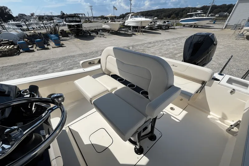 Slide: The Image of Scout 240 XSF 2026 - 7