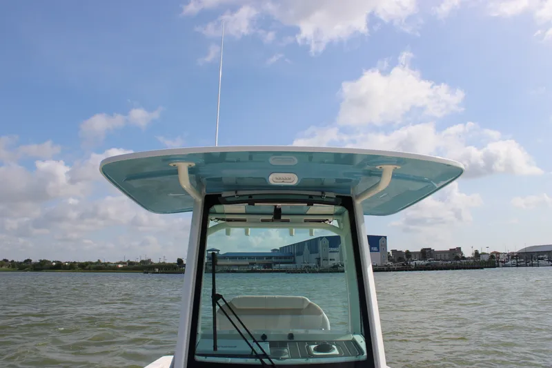 Slide: The Image of Boston Whaler 280 Dauntless 2027 - 17