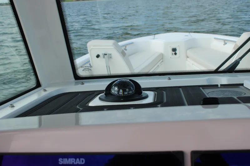 Slide: The Image of Boston Whaler 280 Dauntless 2027 - 27