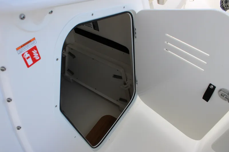 Slide: The Image of Boston Whaler 280 Dauntless 2027 - 22