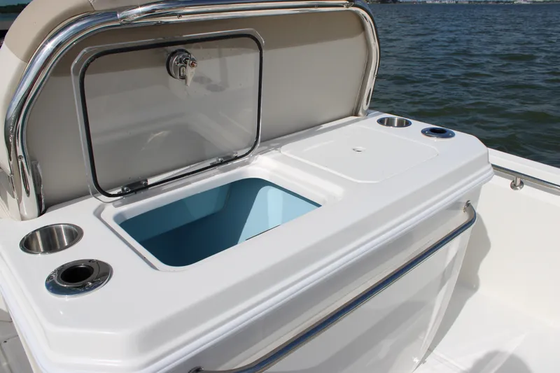 Slide: The Image of Boston Whaler 280 Dauntless 2027 - 35