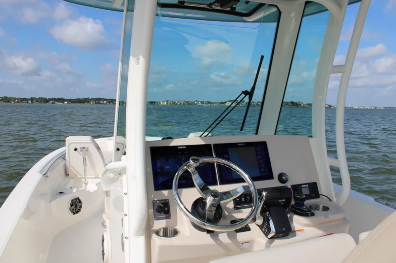 Slide: The Image of Boston Whaler 280 Dauntless 2027 - 9