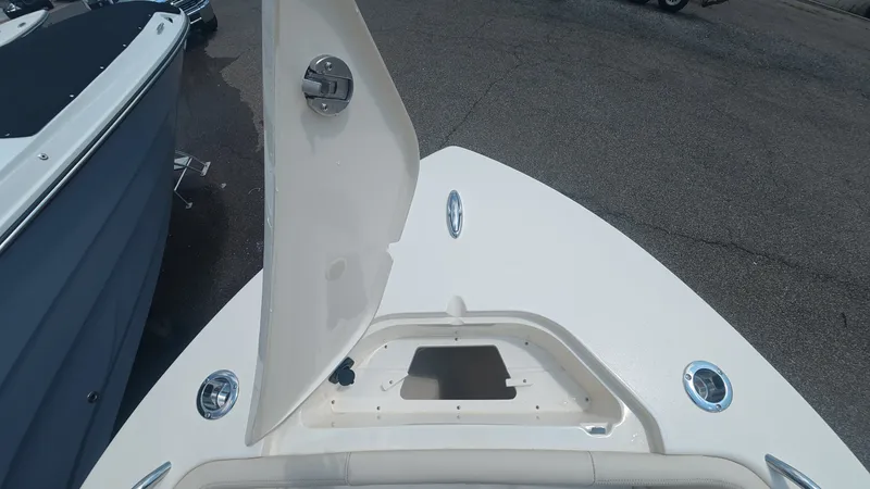 Slide: The Image of Scout 220 XSF 2027 - 19