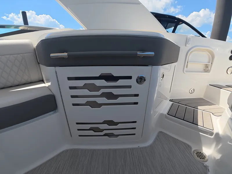 Slide: The Image of Sea Ray SLX 310 Outboard 2027 - 20