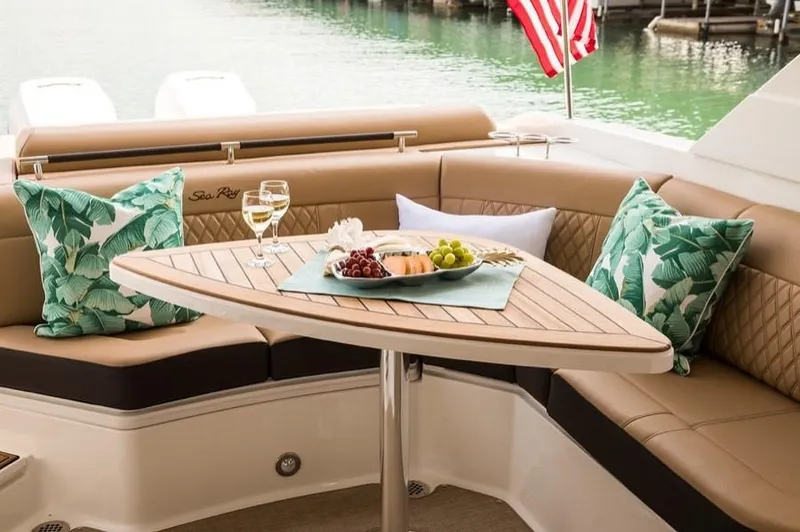 Slide: The Image of Sea Ray SLX 310 Outboard 2027 - 13