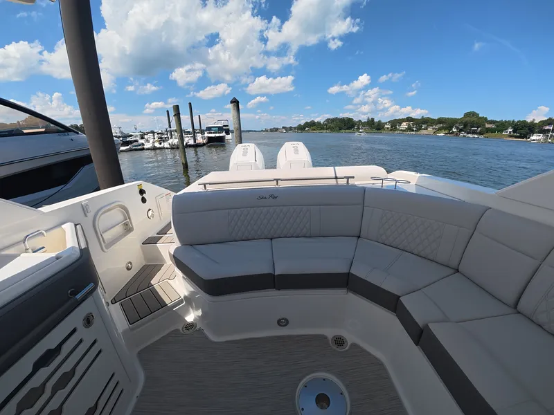 Slide: The Image of Sea Ray SLX 310 Outboard 2027 - 15