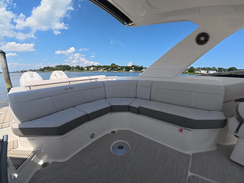 Slide: The Image of Sea Ray SLX 310 Outboard 2027 - 16