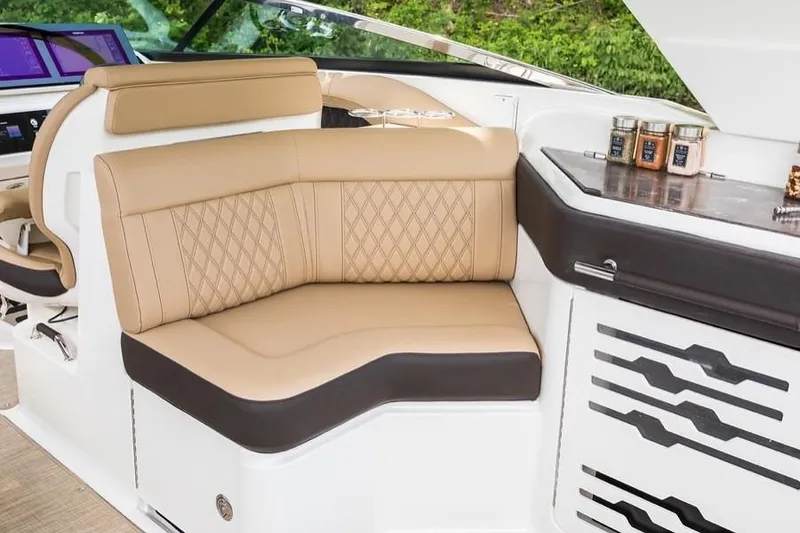 Slide: The Image of Sea Ray SLX 310 Outboard 2027 - 12