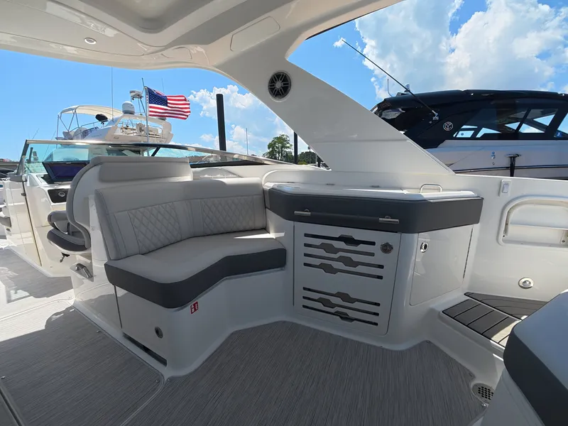 Slide: The Image of Sea Ray SLX 310 Outboard 2027 - 17