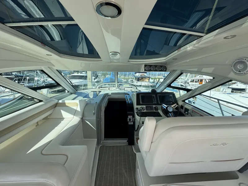 Slide: The Image of Sea Ray 470 SUNDANCER 2010 - 35
