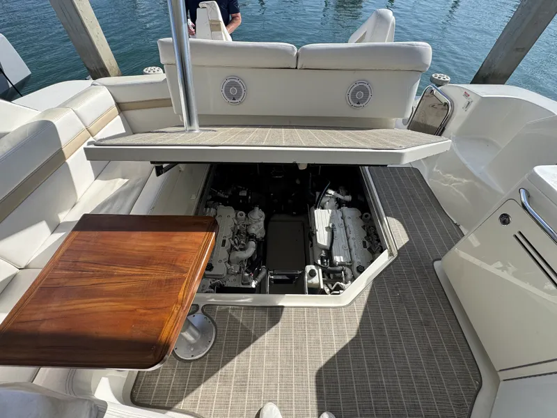 Slide: The Image of Sea Ray 470 SUNDANCER 2010 - 40