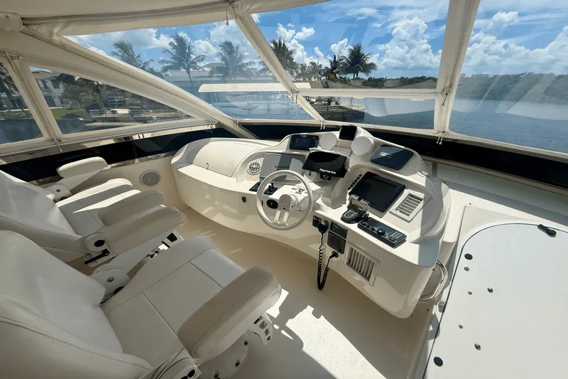 Slide: The Image of Lazzara Yachts 68 FLYBRIDGE 2005 - 14