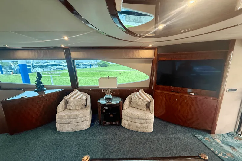 Slide: The Image of Lazzara Yachts 68 FLYBRIDGE 2005 - 18