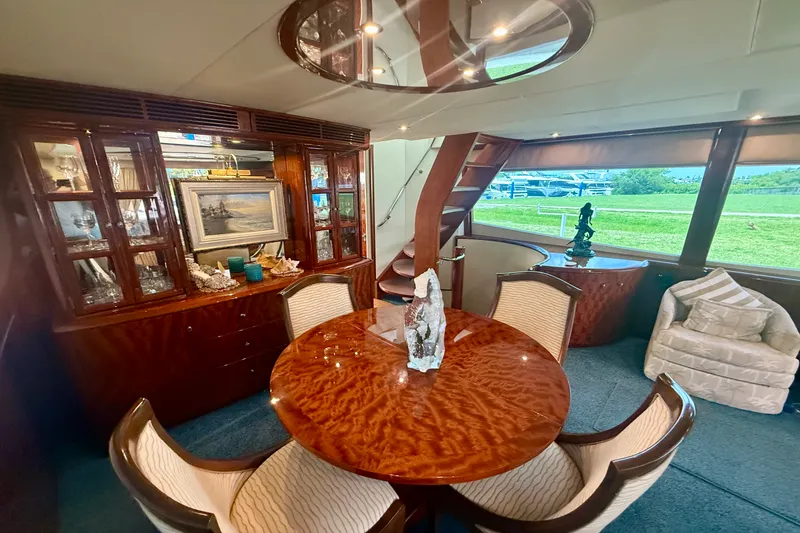 Slide: The Image of Lazzara Yachts 68 FLYBRIDGE 2005 - 19