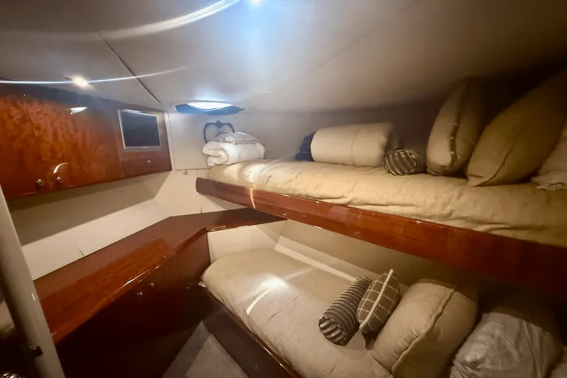 Slide: The Image of Lazzara Yachts 68 FLYBRIDGE 2005 - 37