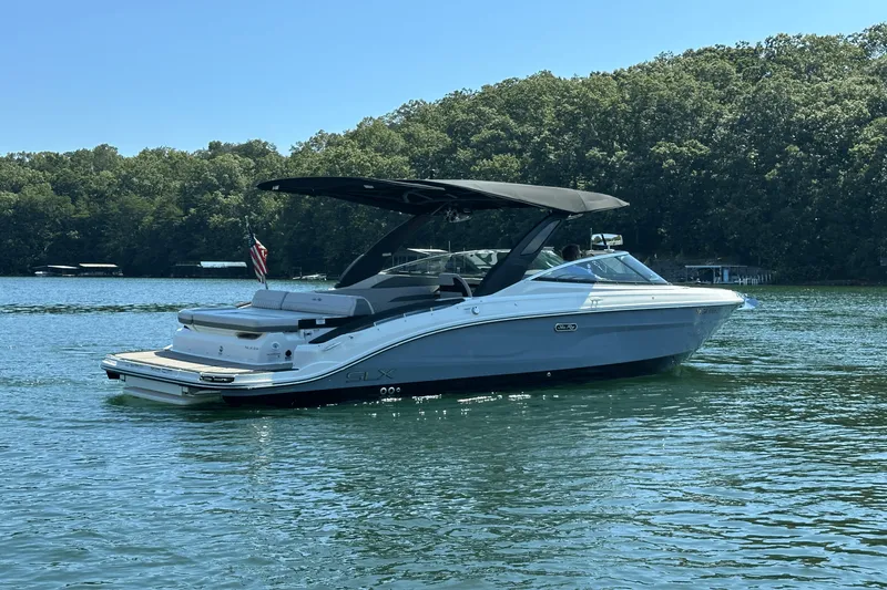 Slide: The Image of Sea Ray SLX 280 2025 - 4