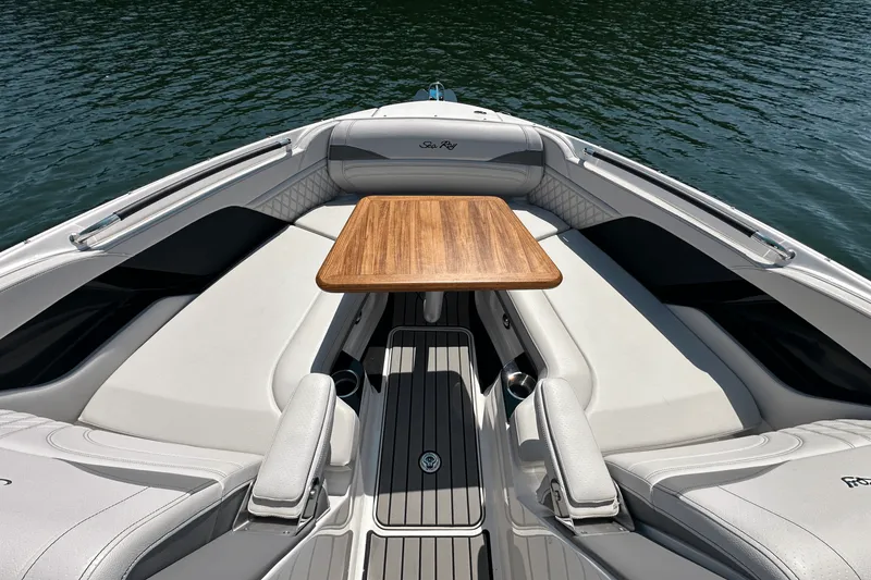 Slide: The Image of Sea Ray SLX 280 2025 - 9