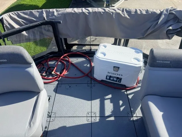 Slide: The Image of Sea Doo SWITCH COMPACT 2024 - 8