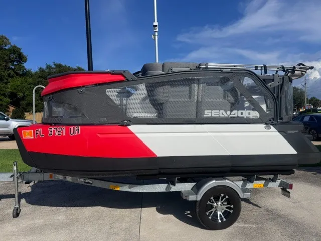 The Image of Sea Doo SWITCH COMPACT 2024 - 0